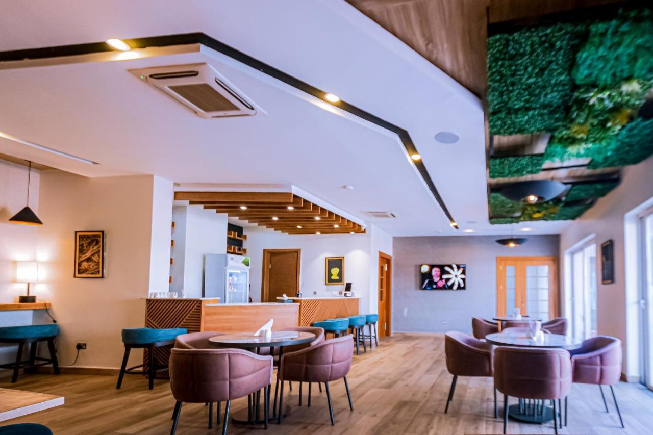 Wali'S Suites Abuja Eksteriør billede