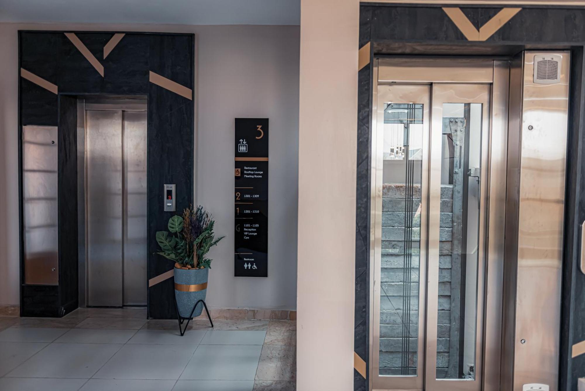 Wali'S Suites Abuja Eksteriør billede